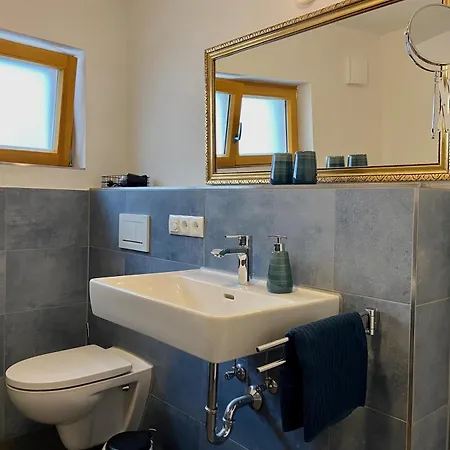 Galerie Rosenstrasse - Seenahe, Modern Gestaltete Wohlfuehloase *